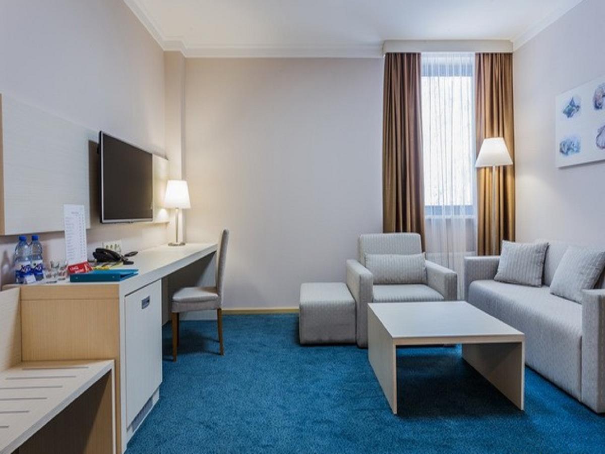 Aqua-Minsk Hotel Extérieur photo
